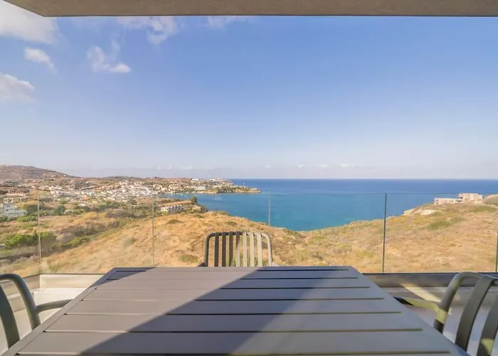 Endless View Luxury Apartment By The Sea
