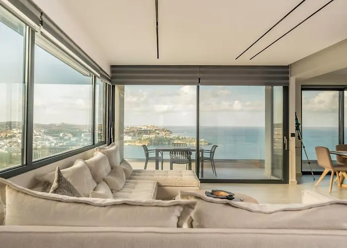 Endless View Luxury Apartment By The Sea