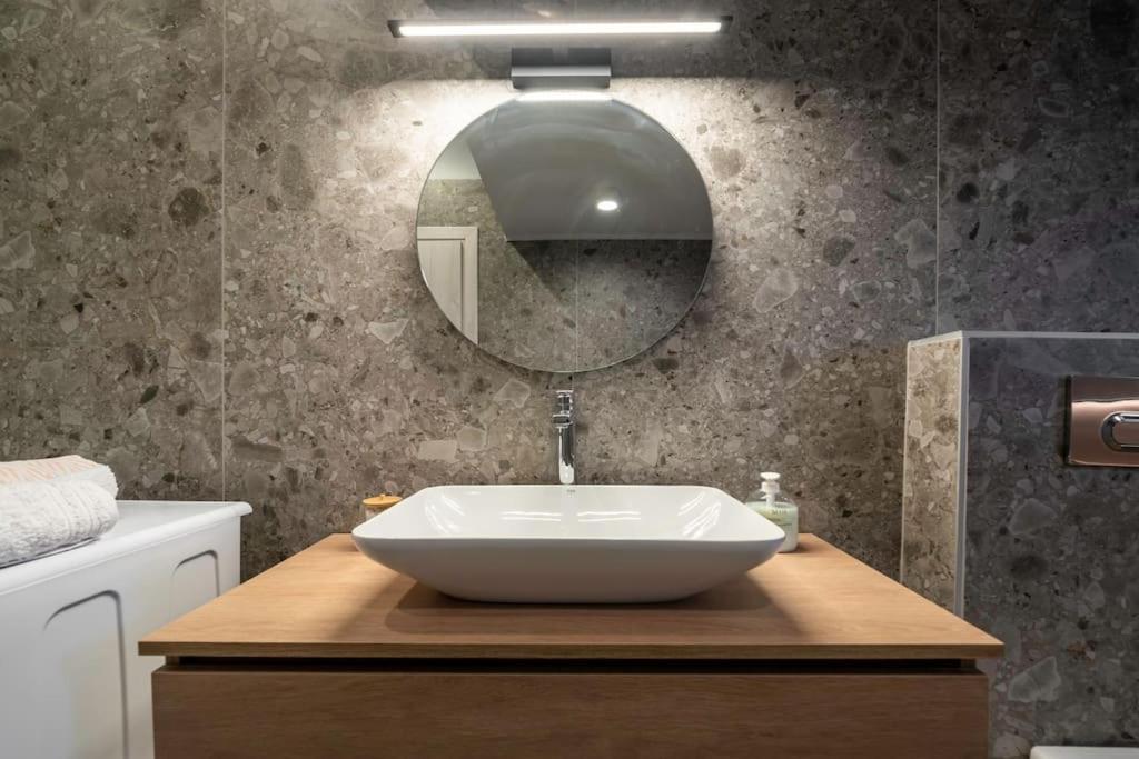 Endless View Luxury By The Sea Apartment Agia Pelagia (Kreta)