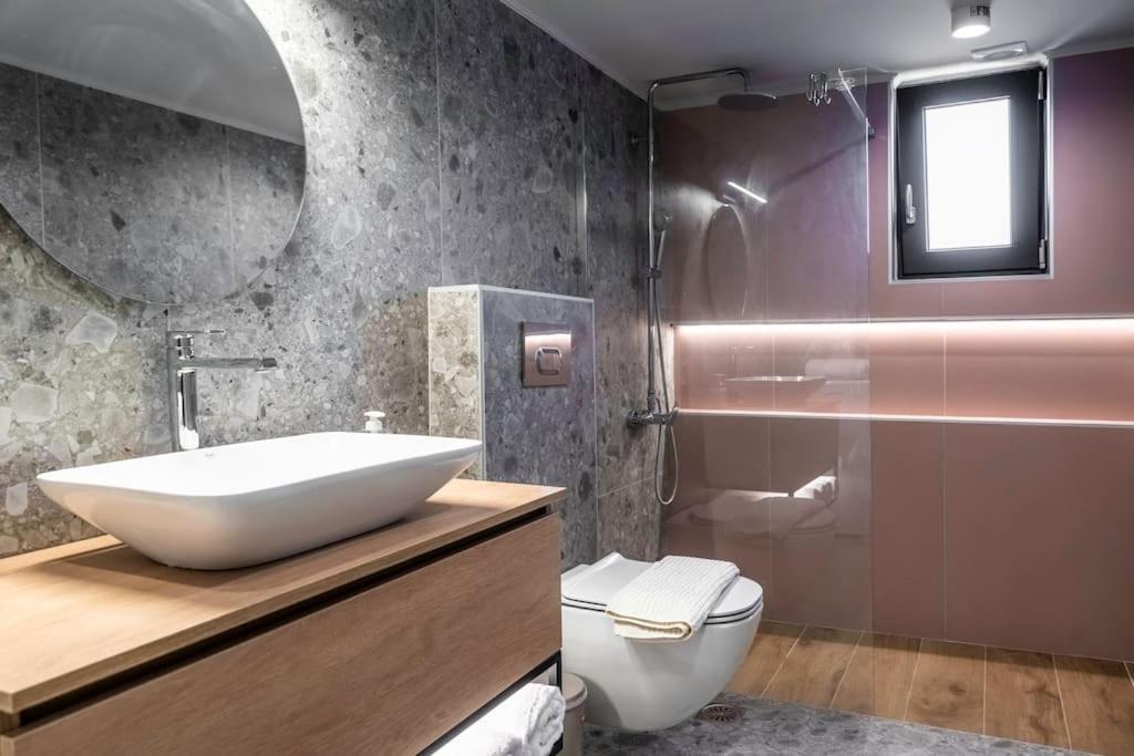 Endless View Luxury By The Sea Apartment Agia Pelagia (Kreta)